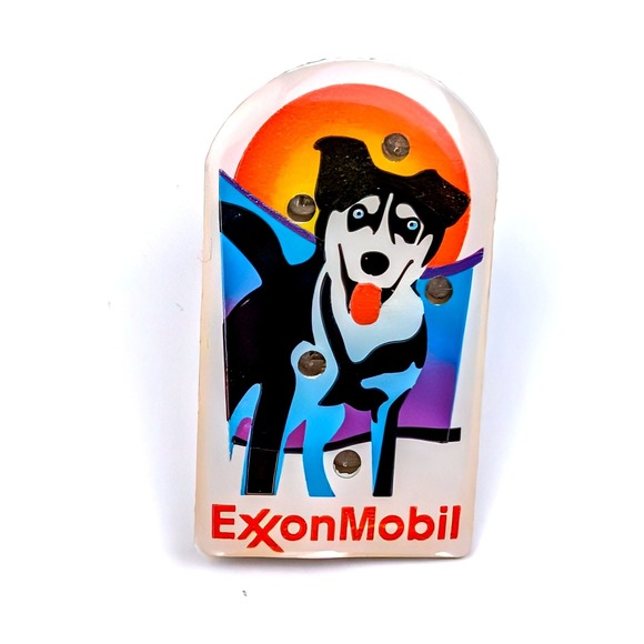 Vintage 2013 ExxonMobil Husky Sled Dog Flashing LED Blinky Pin Promotional
